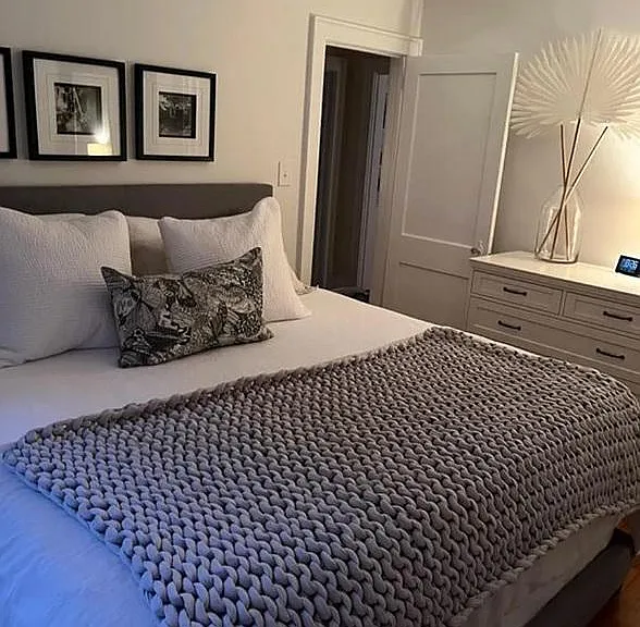 420 Bickett Blvd — Photo 17