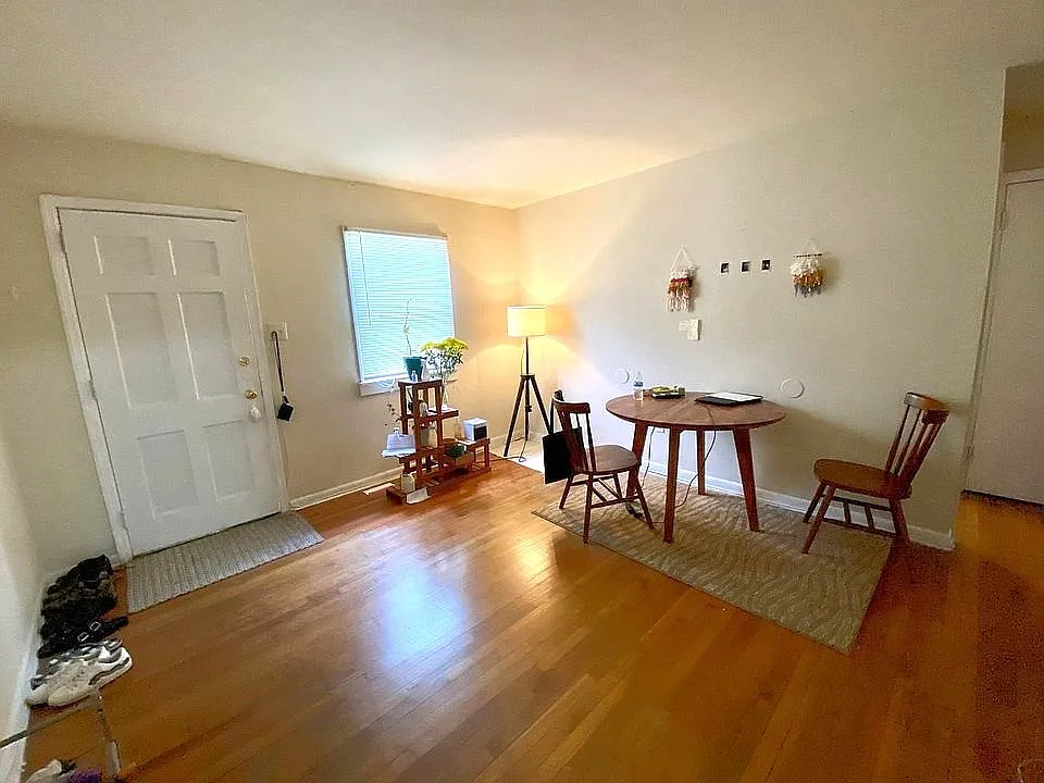 Dobson St 410 - D — Photo 4