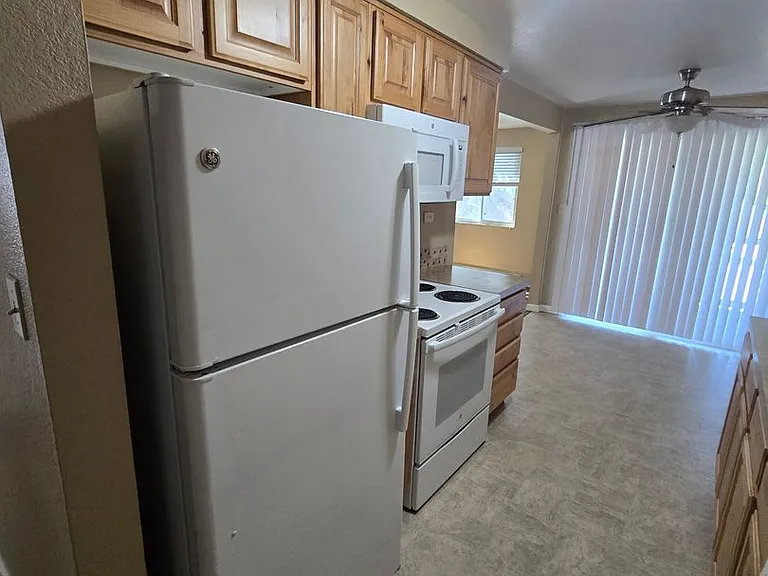 1715 Center Ave #15 — Photo 64