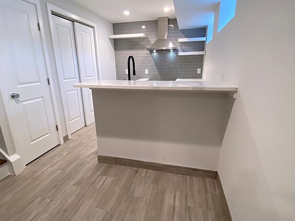 Breakfast Bar