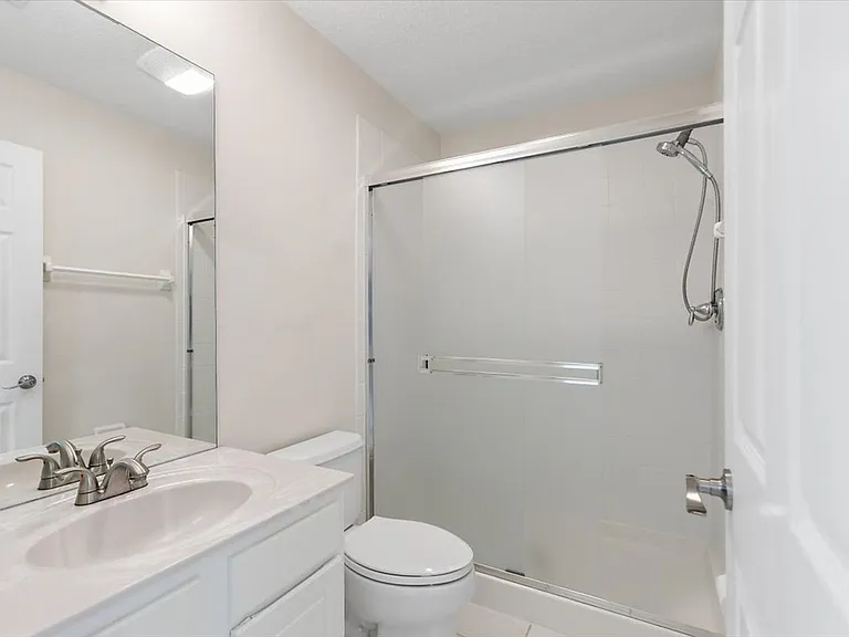 8884 Hampton Landing Dr E — Photo 28