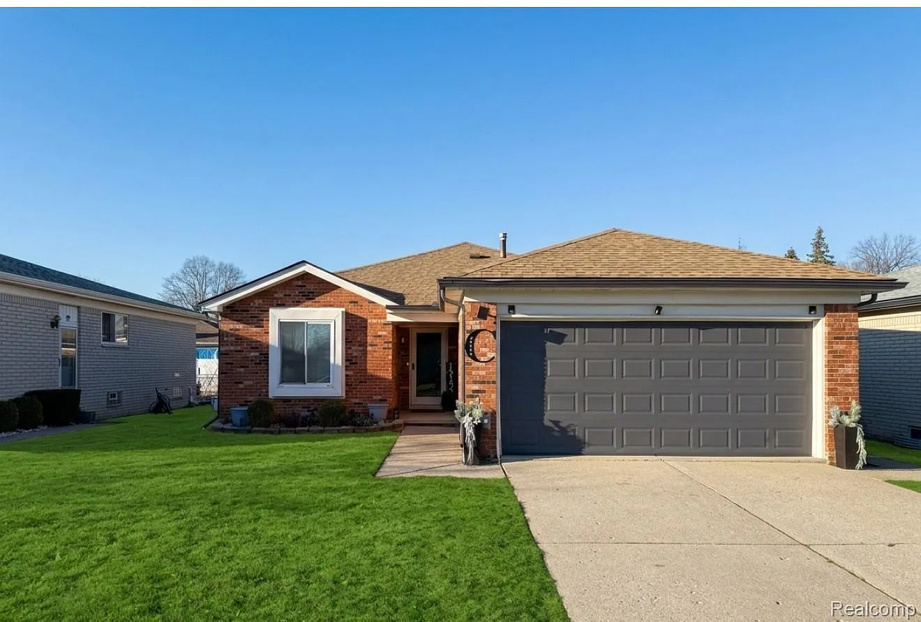 15195 La Grande Plz photo 1