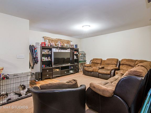 2nd image of 18 Aspen Ln