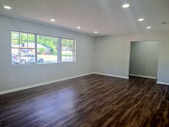 3rd image of 5819 Liberty Dr
