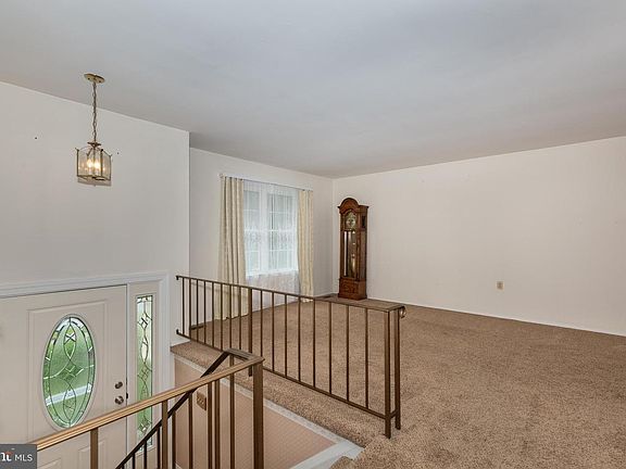 2nd image of 924 Ruby Ct