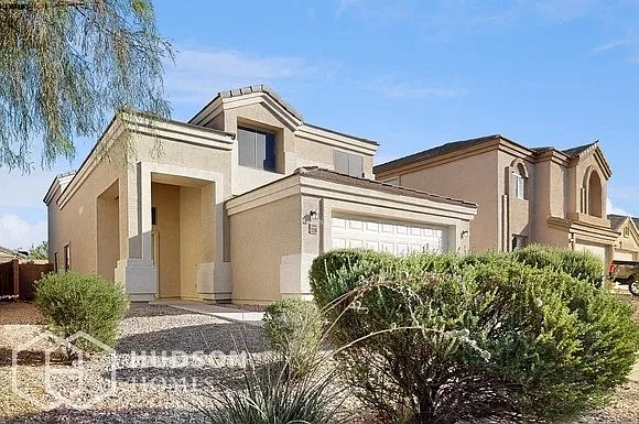 4 bed, 2.0 bath, 2469 sqft, $2,050 — Photo 3