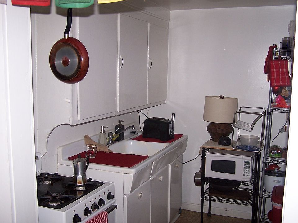 2nd image of 2 Maryland Ave APT 2R