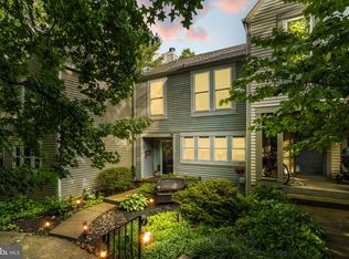 2090 Lake Audubon Ct, Reston, VA 20191