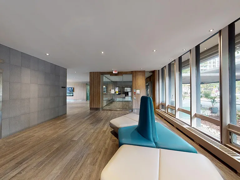 66 Broadway Ave — Photo 24