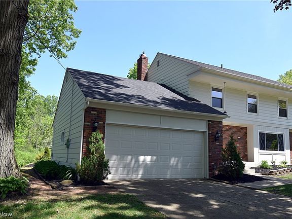 3rd image of 90 Dartmouth Dr