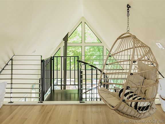 5th image of 207 Lookout Pines Trl