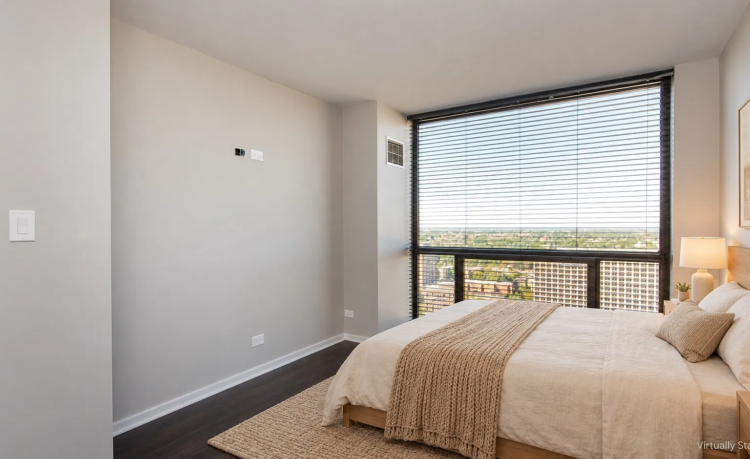 4343 N Clarendon Ave — Photo 4