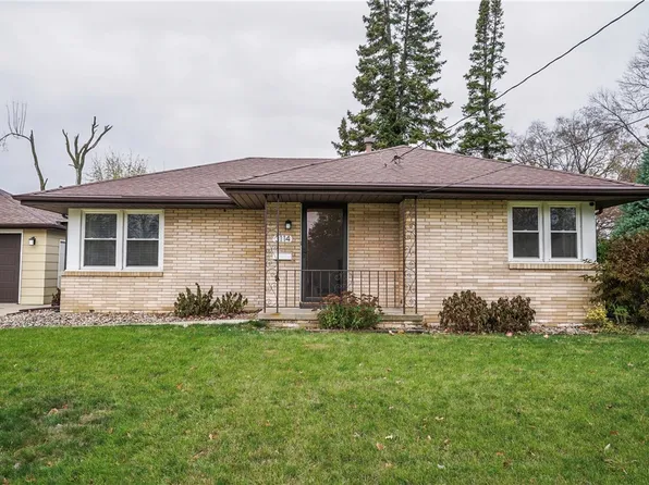 3114 Don Lee Ct, Des Moines, IA 50317