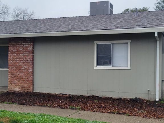 2nd image of 105 Boulder Creek Ct #A