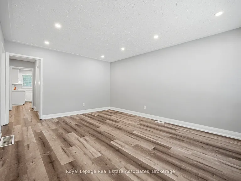 22 Saint James St #A — Photo 10