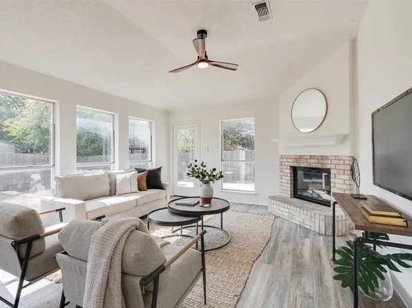 9108 Cranwell Ct, Fort Worth, TX 76134