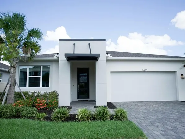 2430 Morninglight Dr, Lutz, FL 33558
