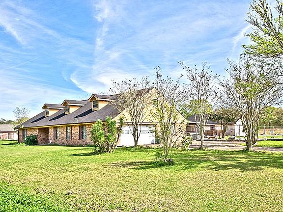 2nd image of 208 Hedgeford Dr