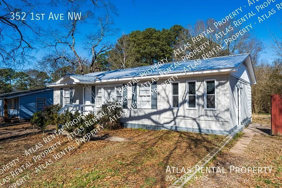 352 1st Ave NW- pet friendly 3BR + Bonus Room! — Photo 2