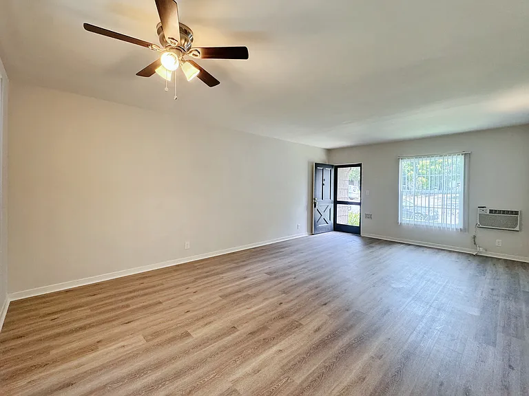877 S Marengo Ave #899 — Photo 3
