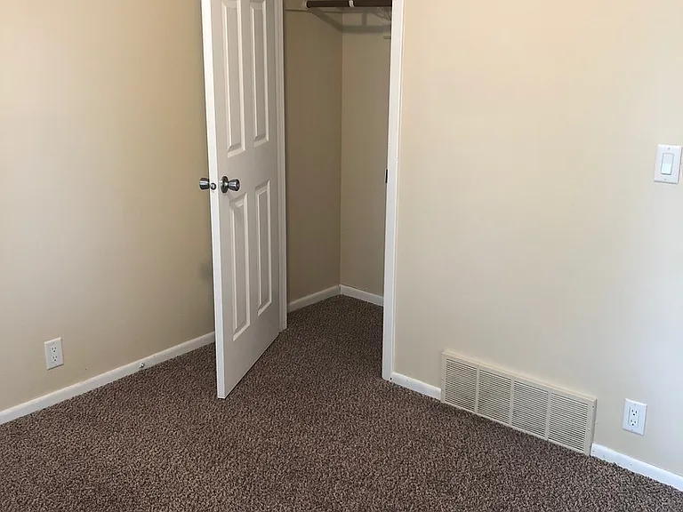 4011 Westover Rd SE — Photo 9