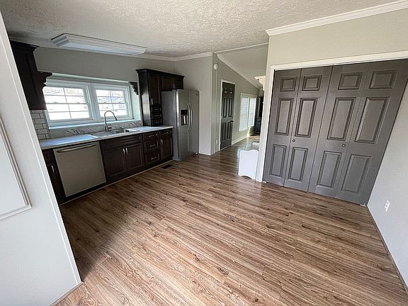 Kitchen view south/laundry 