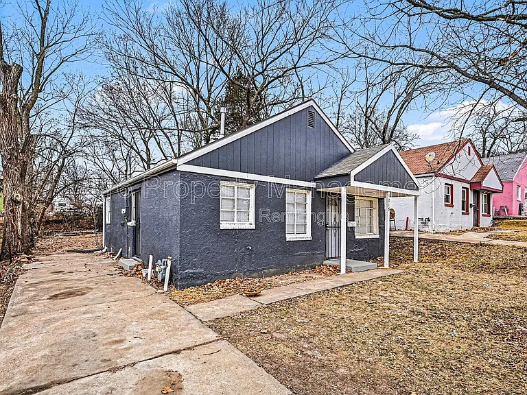 4216 Cleveland Ave — Photo 2