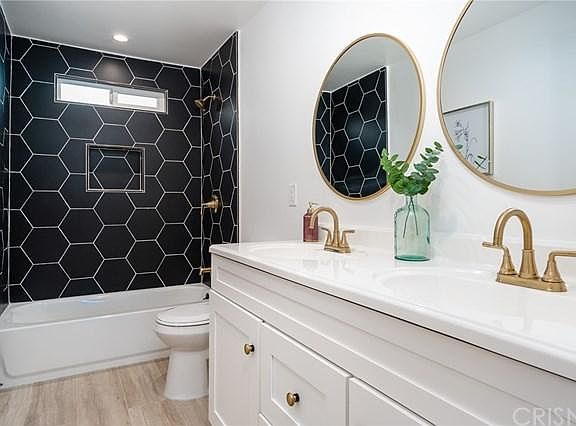 2nd image of 6029 1/2 Eleanor Ave