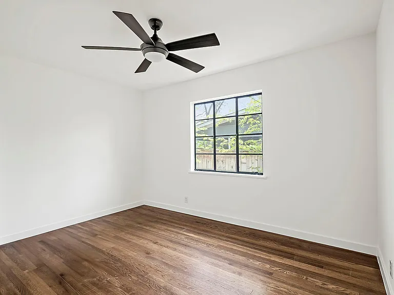 1207 Ridgemont Dr — Photo 10