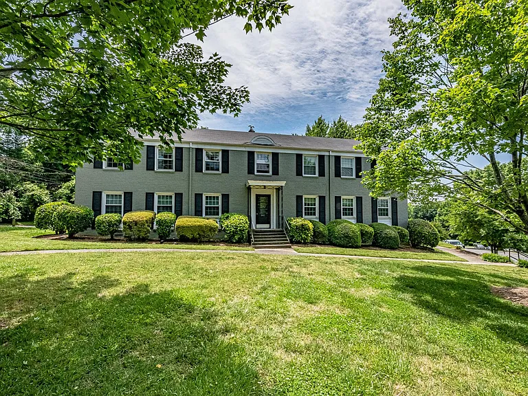 561 Wakefield Dr #A — Photo 15