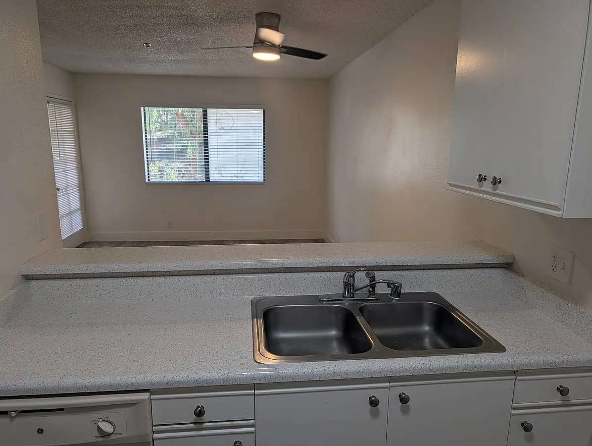 1 bed, 750 sqft, $1,795 — Photo 4