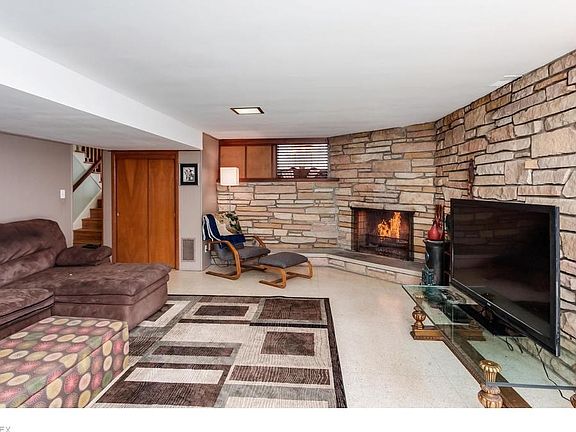 4th image of 1858 Thornhill Dr