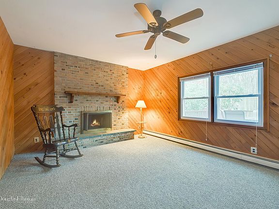 4th image of 731 Pine Tree Ct