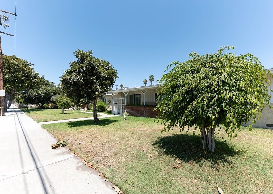 1st image of 11192 Magnolia St