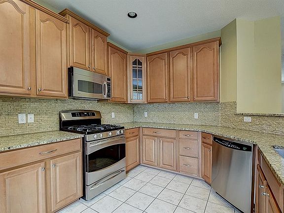 4th image of 2520 Chambers Dr