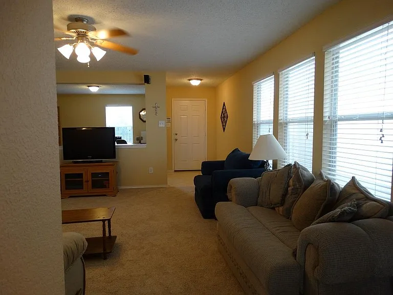 7109 Bountiful Grove Dr — Photo 2