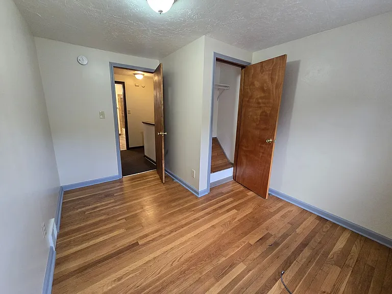 3 Bedroom Townhouse - Penn Hills School District - Available NOW! — Photo 9