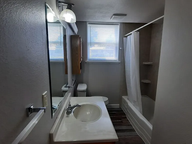 644 Holcomb Ave — Photo 6
