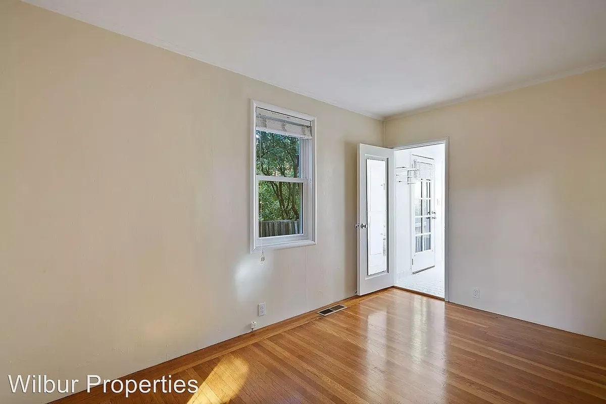 Building Photo - 735 Guinda St