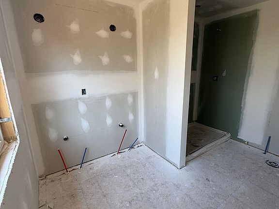5th image of 79 Simona Dr
