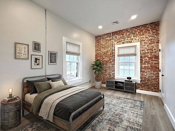4th image of 1111 N George St Suite 3A