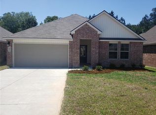 28411 Longfellow Ln, Albany, LA 70711
