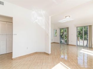 694 NE 76th St APT 2, Miami, FL 33138