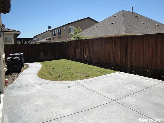 5th image of 2650 Nicolson Cir