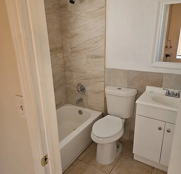 907 W Anderson St #B — Photo 10