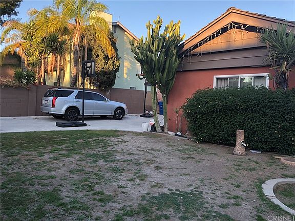 3rd image of 6818 Longridge Ave