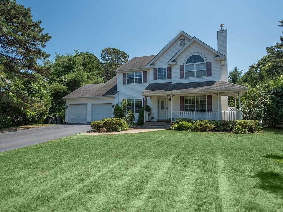 8 Gateway Ct, Centereach, NY 11720 Zillow