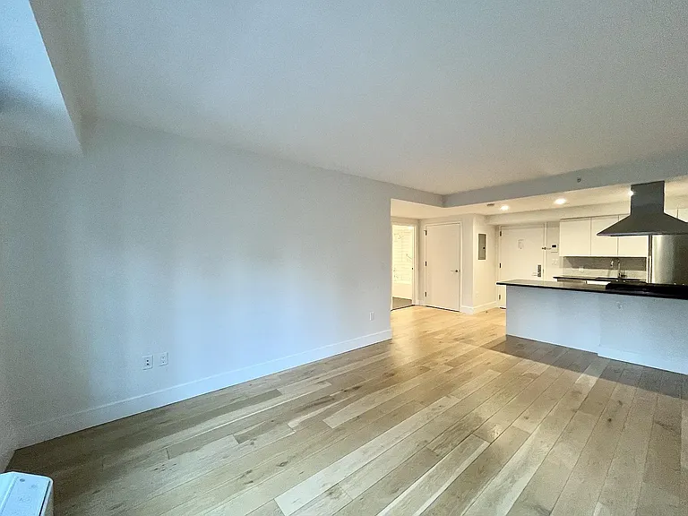 504 Myrtle Ave #3S — Photo 2