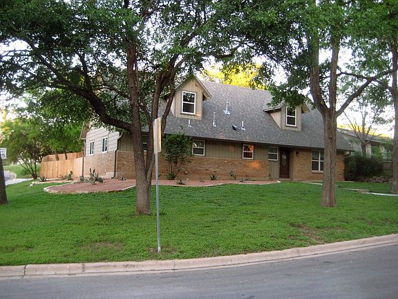 2nd image of 1720 Deerfield Dr