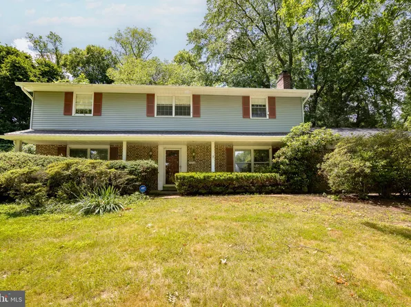 1073 Princeton Rd, Morrisville, PA 19067